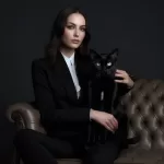 MULHER COM SEU GATO Sensibilidade, Gatos